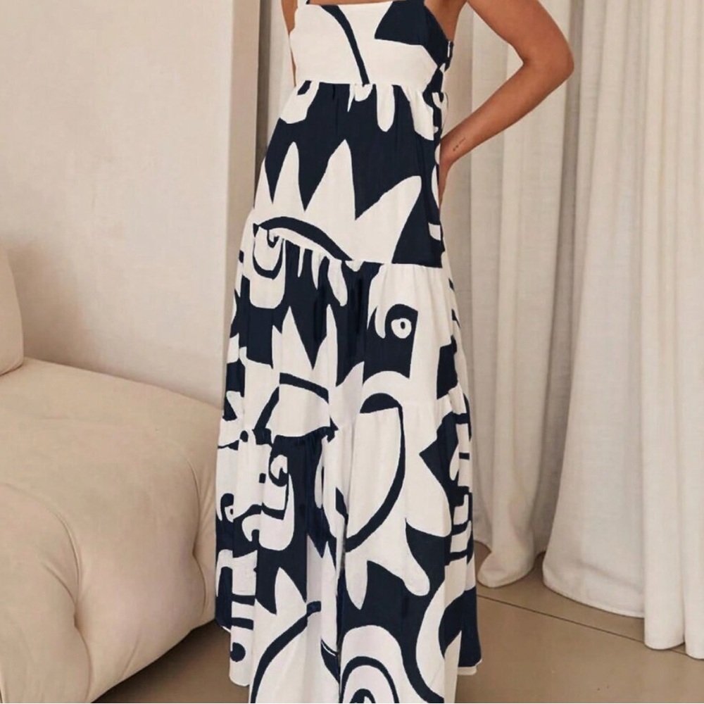 Sleeveless Black and White Maxi Dress with Bold Print - Picture 2 of 4